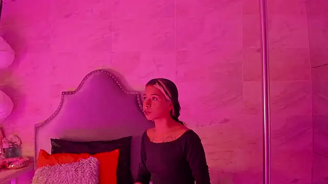 Snapshot of rave_connor chatting on January 24, 2025, 4:17 pm rave connor online show from January 24, 2025, 4:17 pm