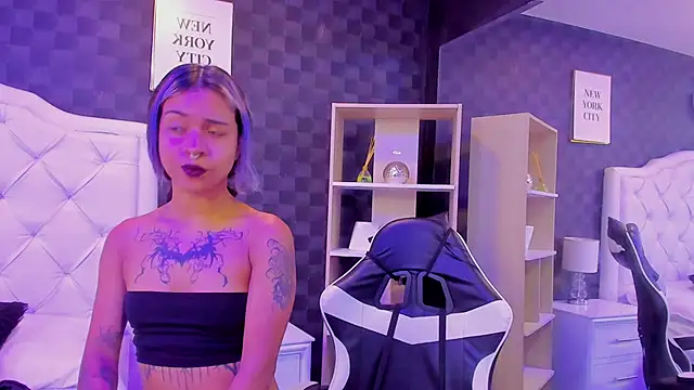 Snapshot of rave_connor chatting on February 14, 2025, 7:23 pm rave connor online show from February 14, 2025, 7:23 pm