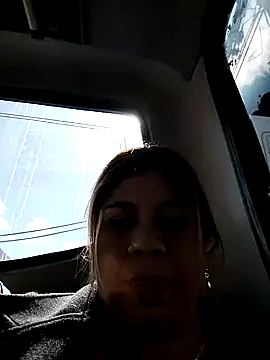 Snapshot of Laura-Hernandez chatting on December 12, 2024, 2:44 pm Laura-Hernandez online show from December 12, 2024, 2:44 pm