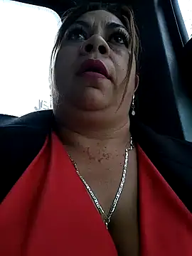 Snapshot of Laura-Hernandez chatting on December 12, 2024, 9:26 pm Laura-Hernandez online show from December 12, 2024, 9:26 pm