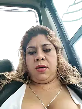 Snapshot of Laura-Hernandez chatting on December 13, 2024, 4:38 pm Laura-Hernandez online show from December 13, 2024, 4:38 pm