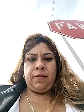 Snapshot of Laura-Hernandez chatting on December 13, 2024, 7:43 pm Laura-Hernandez online show from December 13, 2024, 7:43 pm