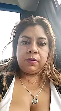 Snapshot of Laura-Hernandez chatting on December 19, 2024, 10:00 pm Laura-Hernandez online show from December 19, 2024, 10:00 pm