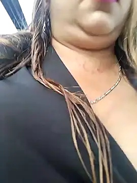 Snapshot of Laura-Hernandez chatting on December 28, 2024, 10:02 pm Laura-Hernandez online show from December 28, 2024, 10:02 pm