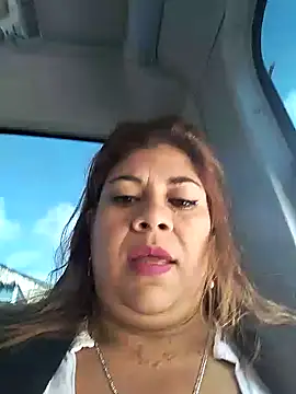 Snapshot of Laura-Hernandez chatting on December 31, 2024, 2:47 pm Laura-Hernandez online show from December 31, 2024, 2:47 pm