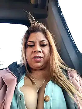 Snapshot of Laura-Hernandez chatting on January 22, 2025, 10:15 pm Laura-Hernandez online show from January 22, 2025, 10:15 pm