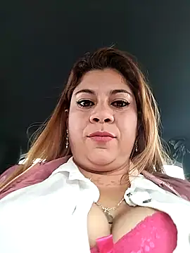 Snapshot of Laura-Hernandez chatting on January 30, 2025, 5:17 pm Laura-Hernandez online show from January 30, 2025, 5:17 pm