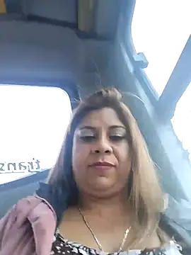 Snapshot of Laura-Hernandez chatting on March 11, 2025, 3:02 pm Laura-Hernandez online show from March 11, 2025, 3:02 pm