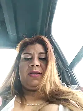 Snapshot of Laura-Hernandez chatting on March 17, 2025, 3:40 pm Laura-Hernandez online show from March 17, 2025, 3:40 pm