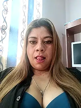 Snapshot of Laura-Hernandez chatting on September 16, 2025, 2:40 pm Laura-Hernandez online show from September 16, 2025, 2:40 pm