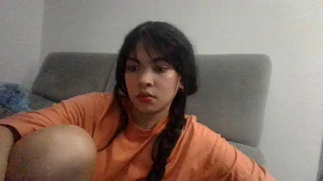 Snapshot of Kiri_Cutee chatting on December 11, 2024, 5:32 am Kiri Cutee online show from December 11, 2024, 5:32 am