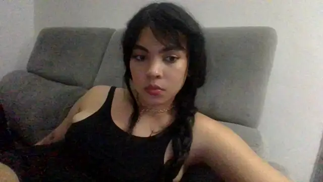 Snapshot of Kiri_Cutee chatting on December 12, 2024, 5:52 am Kiri Cutee online show from December 12, 2024, 5:52 am