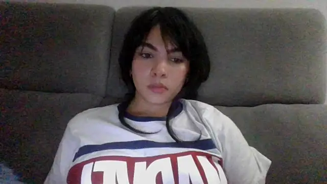 Snapshot of Kiri_Cutee chatting on December 19, 2024, 8:34 am Kiri Cutee online show from December 19, 2024, 8:34 am