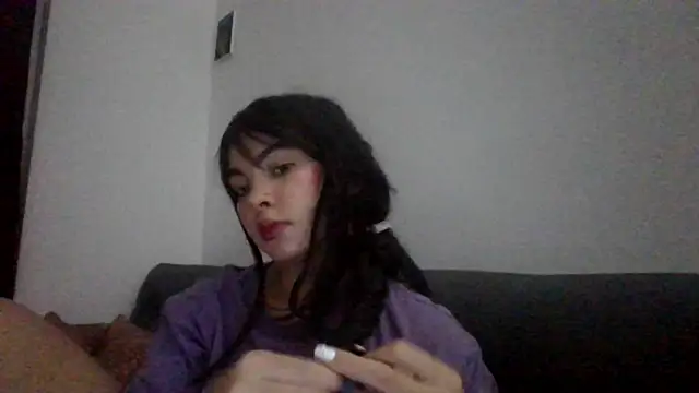 Snapshot of Kiri_Cutee chatting on January 16, 2025, 5:21 am Kiri Cutee online show from January 16, 2025, 5:21 am