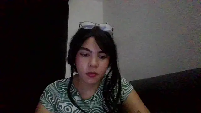 Snapshot of Kiri_Cutee chatting on February 1, 2025, 6:00 am Kiri Cutee online show from February 1, 2025, 6:00 am