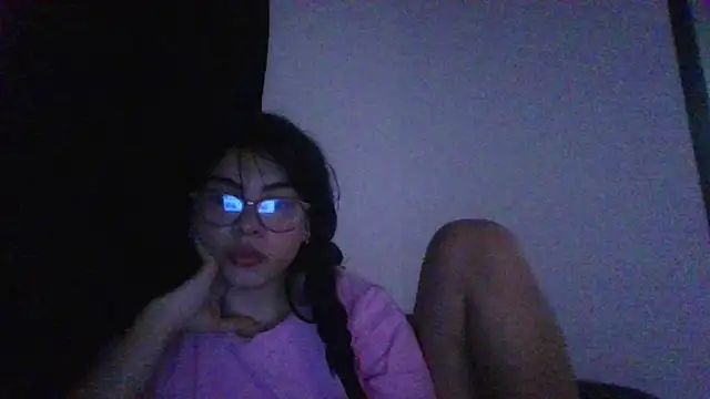 Snapshot of Kiri_Cutee chatting on February 7, 2025, 5:10 am Kiri Cutee online show from February 7, 2025, 5:10 am