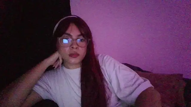 Snapshot of Kiri_Cutee chatting on February 8, 2025, 5:29 am Kiri Cutee online show from February 8, 2025, 5:29 am