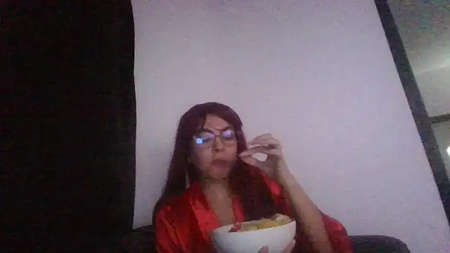 Snapshot of Kiri_Cutee chatting on February 10, 2025, 5:47 am Kiri Cutee online show from February 10, 2025, 5:47 am