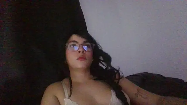 Snapshot of Kiri_Cutee chatting on February 11, 2025, 4:55 am Kiri Cutee online show from February 11, 2025, 4:55 am