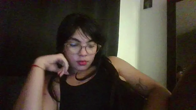 Snapshot of Kiri_Cutee chatting on March 3, 2025, 5:20 am Kiri Cutee online show from March 3, 2025, 5:20 am