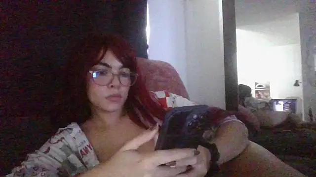 Snapshot of Kiri_Cutee chatting on March 4, 2025, 4:52 pm Kiri Cutee online show from March 4, 2025, 4:52 pm