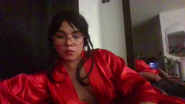 Snapshot of Kiri_Cutee chatting on March 5, 2025, 12:59 am Kiri Cutee online show from March 5, 2025, 12:59 am