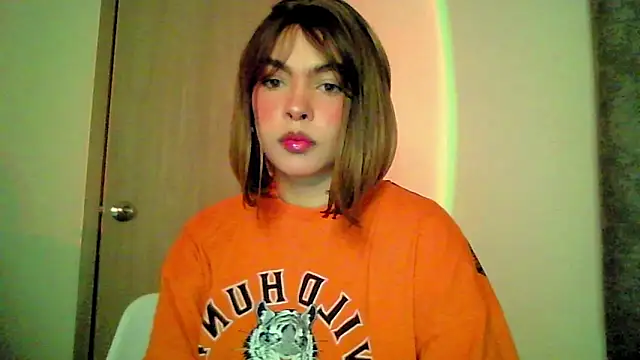 Snapshot of Kiri_Cutee chatting on September 13, 2025, 4:12 am Kiri Cutee online show from September 13, 2025, 4:12 am
