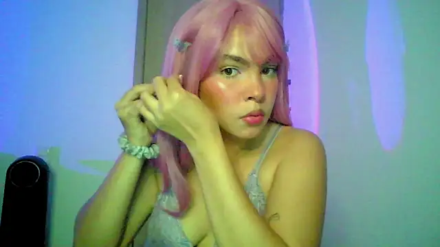 Snapshot of Kiri_Cutee chatting on September 19, 2025, 4:14 am Kiri Cutee online show from September 19, 2025, 4:14 am