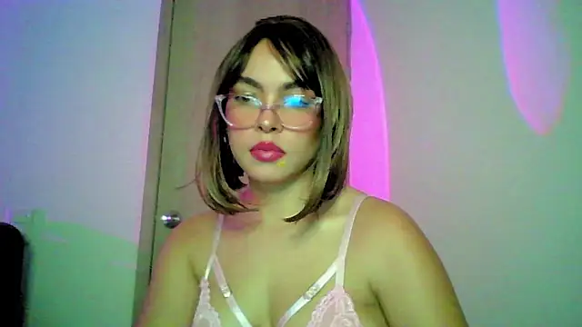 Snapshot of Kiri_Cutee chatting on September 25, 2025, 4:27 am Kiri Cutee online show from September 25, 2025, 4:27 am