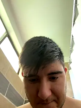 Snapshot of Yann_18 chatting on November 1, 2025, 5:04 pm Yann 18 online show from November 1, 2025, 5:04 pm