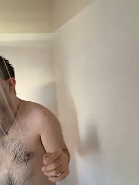 Snapshot of Yann_18 chatting on March 16, 2026, 12:27 am Yann 18 online show from March 16, 2026, 12:27 am