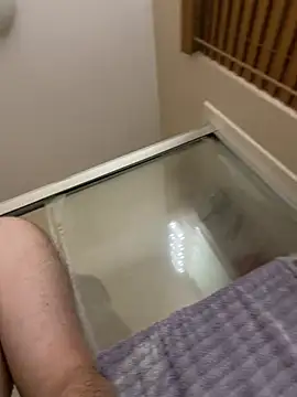 Snapshot of Yann_18 chatting on April 1, 2026, 5:52 am Yann 18 online show from April 1, 2026, 5:52 am