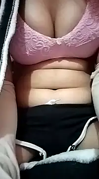 Shanvi Tyagi online show from January 5, 2025, 5:41 pm