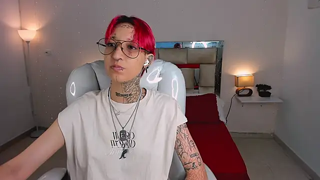 ravengreen  online show from January 25, 2025, 7:49 pm