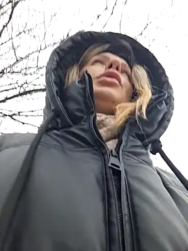 YourJuliena online show from January 13, 2025, 12:35 pm