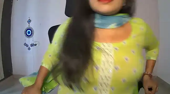 Snapshot of Swetaa_ chatting on March 9, 2025, 6:39 am Swetaa  online show from March 9, 2025, 6:39 am