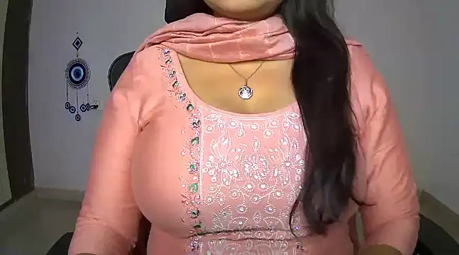 Snapshot of Swetaa_ chatting on March 19, 2025, 11:28 am Swetaa  online show from March 19, 2025, 11:28 am