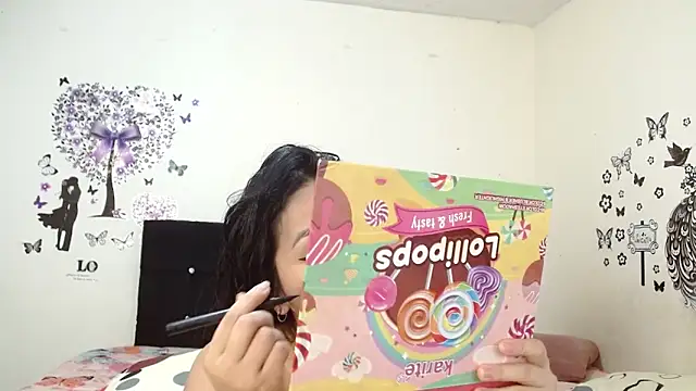 Snapshot of jeff_and_jade chatting on October 27, 2025, 11:58 am jeff and jade online show from October 27, 2025, 11:58 am