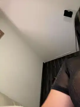 Snapshot of Abril10_ chatting on March 8, 2026, 12:31 pm Abril10 online show from March 8, 2026, 12:31 pm