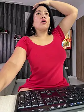 Snapshot of Abril10_ chatting on March 24, 2026, 11:37 am Abril10 online show from March 24, 2026, 11:37 am