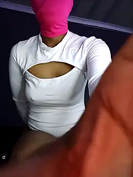 Snapshot of lisa_larry88 chatting on October 30, 2025, 2:35 am lisa larry88 online show from October 30, 2025, 2:35 am