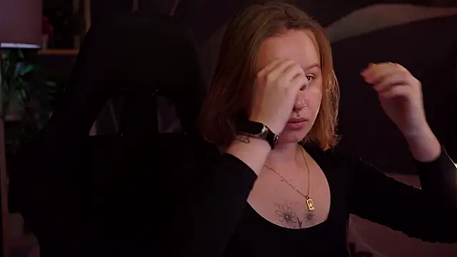 Snapshot of AdeleLoomis chatting on September 21, 2025, 2:13 am AdeleLoomis online show from September 21, 2025, 2:13 am