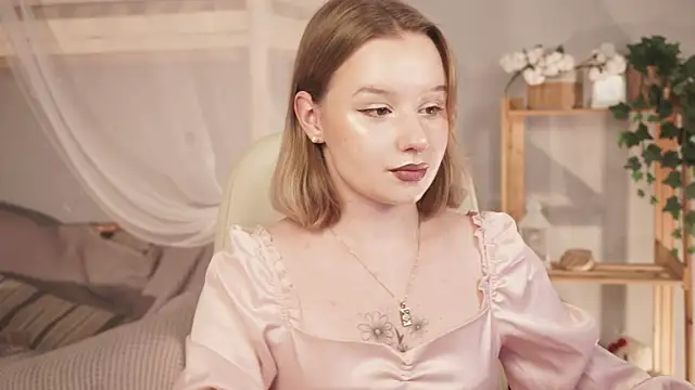 Snapshot of AdeleLoomis chatting on September 27, 2025, 4:45 pm AdeleLoomis online show from September 27, 2025, 4:45 pm