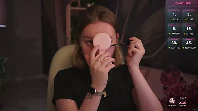 Snapshot of AdeleLoomis chatting on October 4, 2025, 2:20 am AdeleLoomis online show from October 4, 2025, 2:20 am