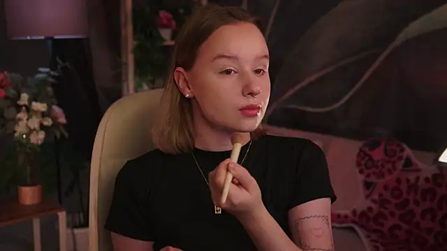 Snapshot of AdeleLoomis chatting on October 5, 2025, 2:10 am AdeleLoomis online show from October 5, 2025, 2:10 am