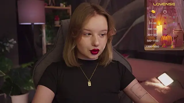 Snapshot of AdeleLoomis chatting on November 8, 2025, 2:12 am AdeleLoomis online show from November 8, 2025, 2:12 am