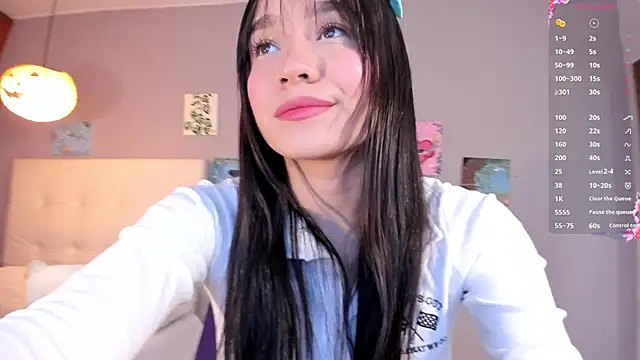 Snapshot of Maia_W10 chatting on May 11, 2026, 12:22 pm Maia W10 online show from May 11, 2026, 12:22 pm