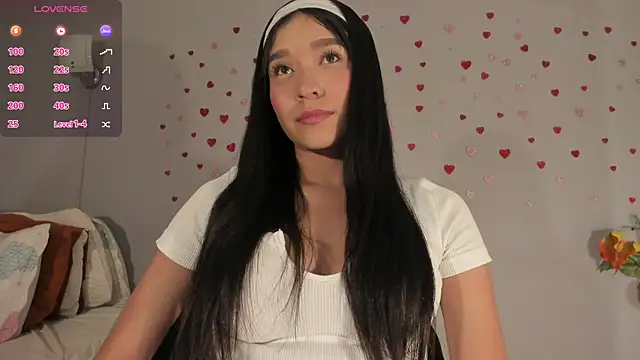 Snapshot of Maia_W10 chatting on May 25, 2026, 1:22 am Maia W10 online show from May 25, 2026, 1:22 am