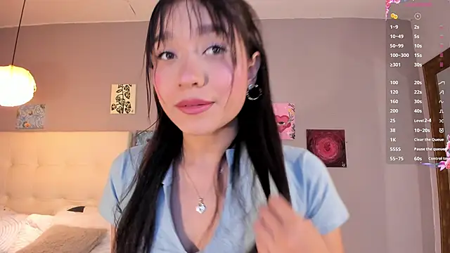 Snapshot of Maia_W10 chatting on May 30, 2026, 12:24 pm Maia W10 online show from May 30, 2026, 12:24 pm