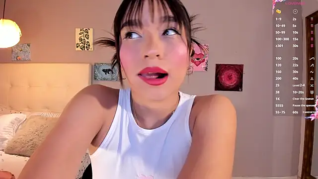 Snapshot of Maia_W10 chatting on June 1, 2026, 12:18 pm Maia W10 online show from June 1, 2026, 12:18 pm